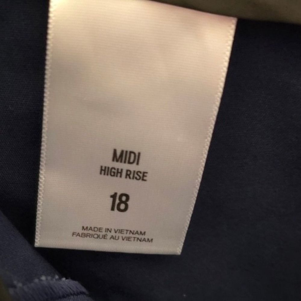 Express Midi High Rise Navy Sailor Shorts 18 Gold Buttons Classic Nautical - Picture 5 of 9